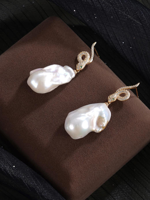 子佩集【本命灵蛇】银S925珍珠惜王妃耳钉【W5820】15*28mm珠巴洛克双色蛇2601 商品图5