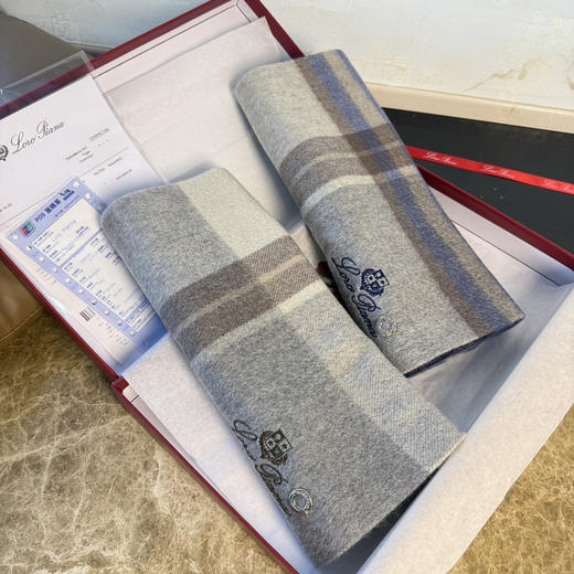 秋冬特惠💰400 诺悠翩雅围巾 秋冬新品【山羊绒水波纹格纹围巾】 商品图3