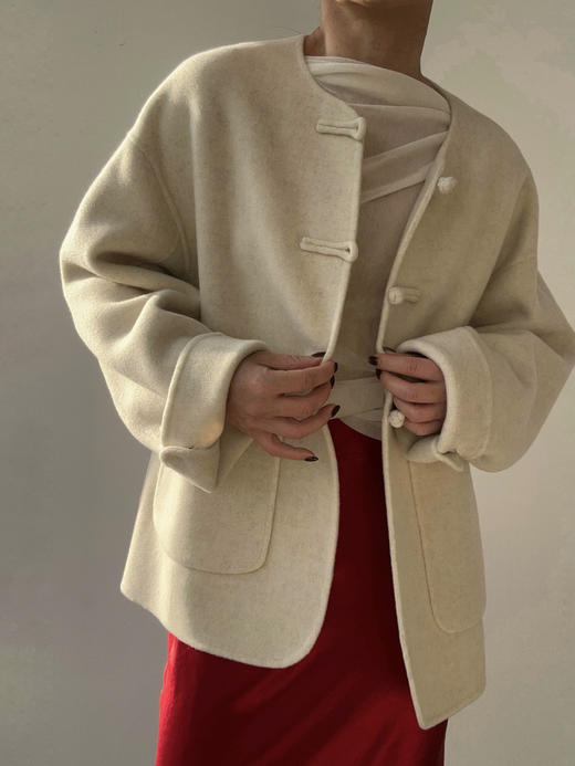 YANYI CHANG｜92870370 中式圆领一字扣羊绒羊毛短大衣 [ 白 ] 商品图4