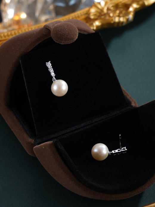 子佩集【缪斯星辰】银S925珍珠惜王妃耳钉【MLEH016】8.5mm珠一字吊球2601 商品图5