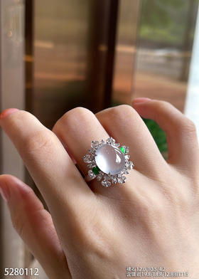 5280112，蛋面戒指。具体价格微信咨询
