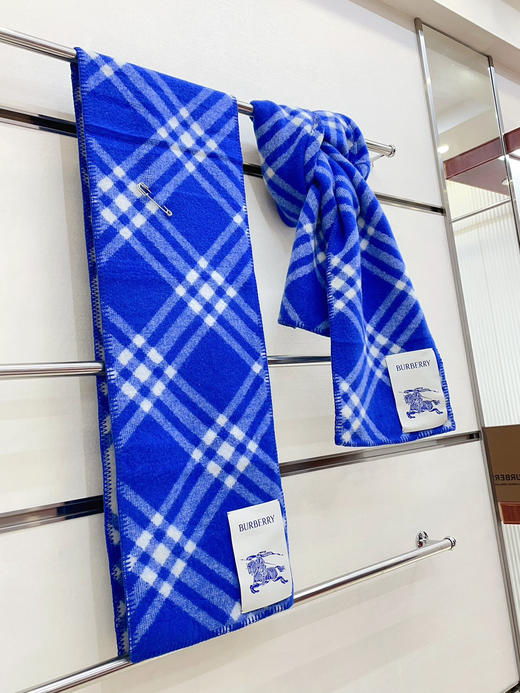 秋冬特惠💰150 巴宝莉围巾 低调的奢侈感 柔美精英高手级别的时髦感围巾 商品图3