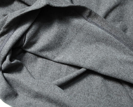 原单正品 Mont-Bell 美山羊绒打底衫 男女同款 胸前小标印花 手感非常好 亲肤软糯  弹性极佳 吸湿排汗+抑味 适合寒冬和各项户外活动 
灰色S-XXL 
清货特价 商品图5