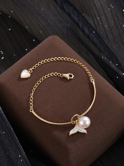 子佩集【珠光鱼尾】银S925珍珠惜王妃手链【MLSL012】8.2mm珠镀金鱼尾爱心2601 商品图4