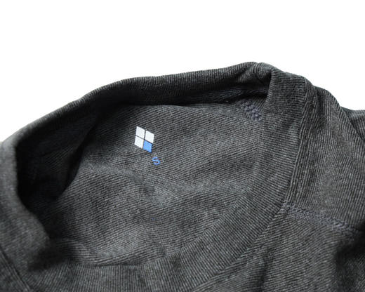 原单正品 Mont-Bell 美山羊绒打底衫 男女同款 胸前小标印花 手感非常好 亲肤软糯  弹性极佳 吸湿排汗+抑味 适合寒冬和各项户外活动 
灰色S-XXL 
清货特价 商品图3