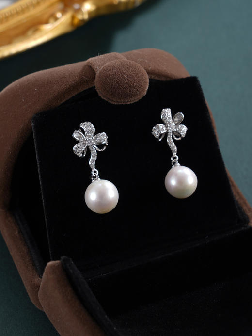子佩集【霜妍】银S925珍珠惜王妃耳钉【MLEH010】8.5mm珠花朵2601 商品图3