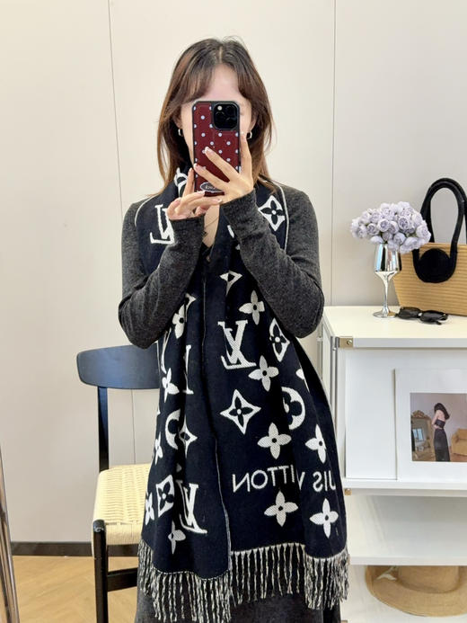 秋冬特惠💰160 LV围巾 上身效果气场非常强大 商品图0