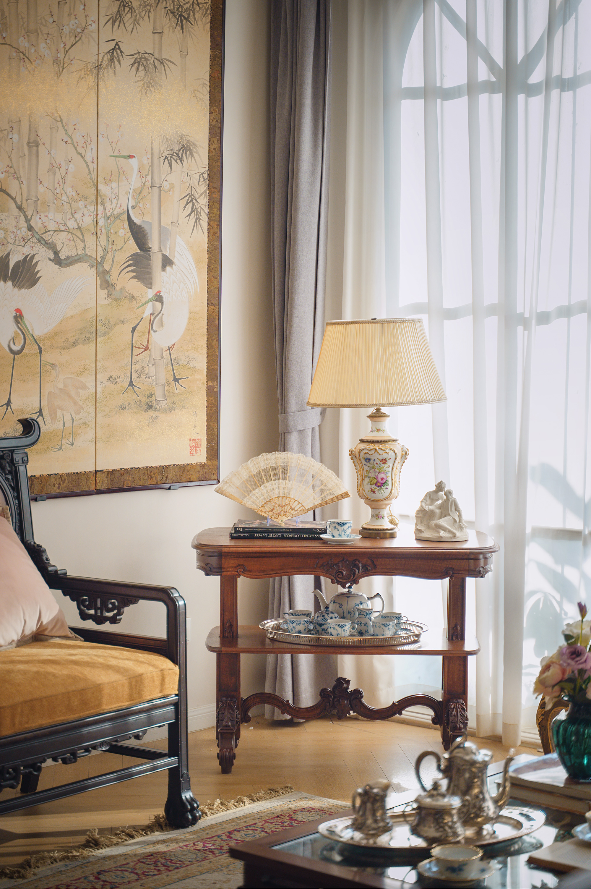 独角鹿西洋古董20世纪初法国出品古典卷叶主题核桃木精雕多层边几