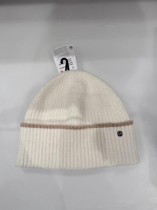 到手价499元 Lulu女士羊毛冷帽 带有金属logo标 质感非标好 保暖 厚度刚好 三个颜色都非常百搭 显白 摸起来非常软糯 美国代购，无中文标签，介意慎拍 商品图5