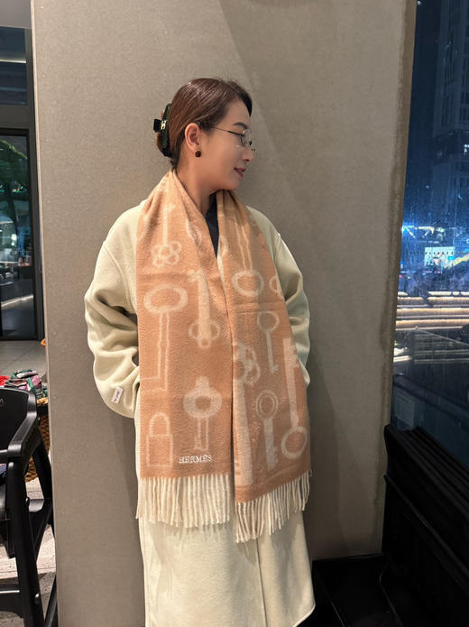 秋冬特惠💰290 爱马仕围巾重磅推荐 羊毛材质非常保暖 商品图0