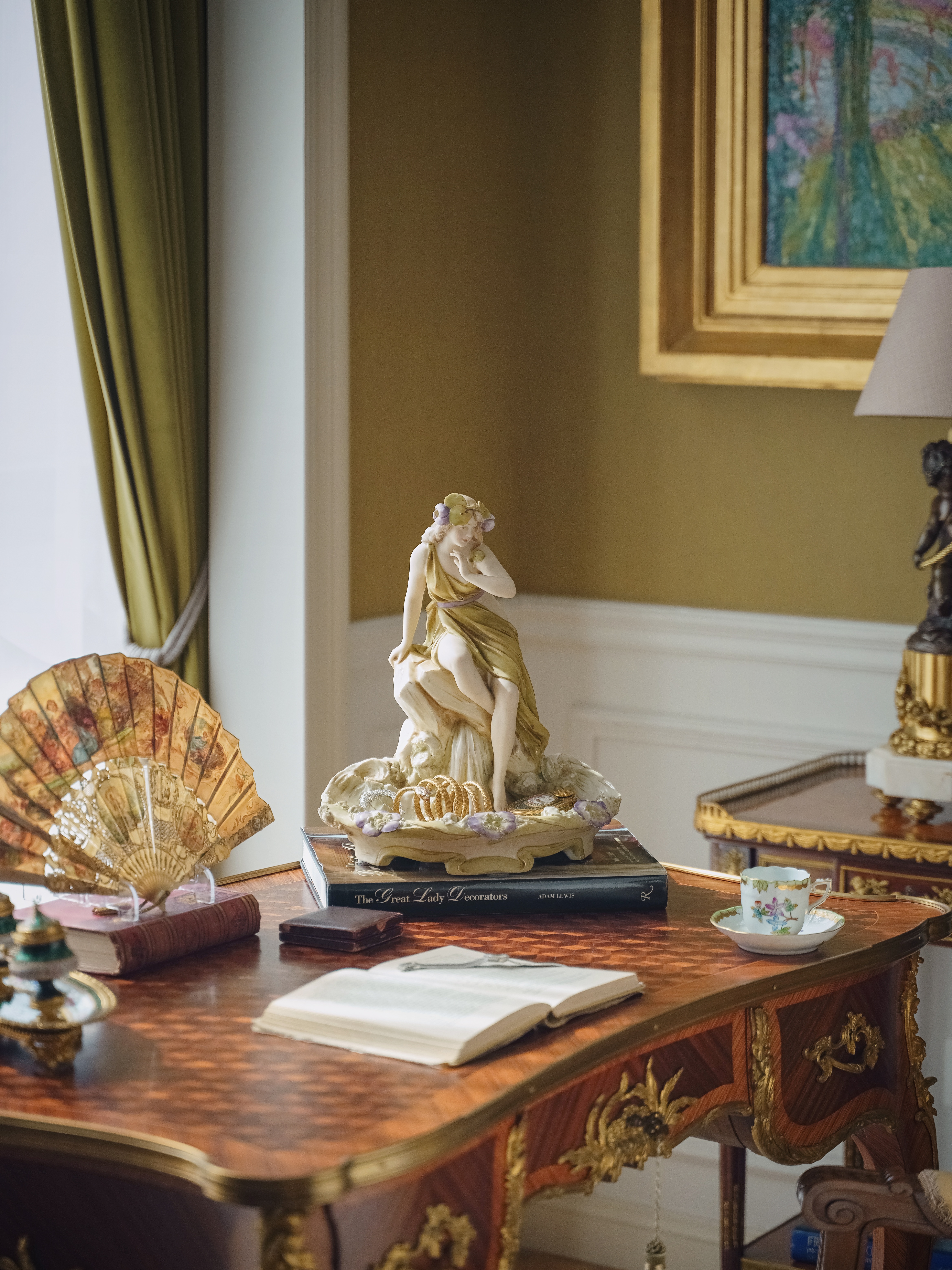 独角鹿西洋古董20世纪捷克Royal Dux瓷窑出品新艺术风格「水泽仙女」主题陶瓷雕塑托盘摆件