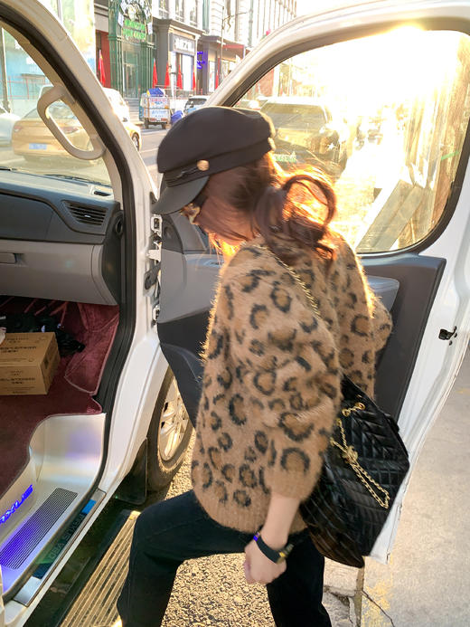 <曾小咸推荐>现货秒杀 ！微信超特价！ 复古豹纹毛衣开衫 日常199.99 立减110 秒杀89.99！！ 商品图11