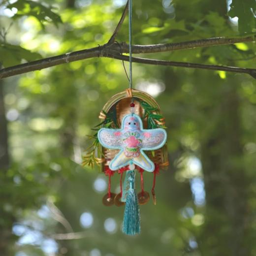 🌈新年将至，万物复苏。【觅贝思 扫帚风簸挂件】☺️ 【繁花似锦，生活如诗】一花一世界，一福一春秋。🥰，一句祝福，一幅画意。 愿你的日子如花般绚烂，👏福气如春般绵长。 商品图4