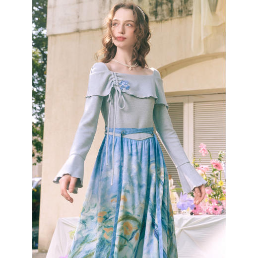 两三事清风鸢尾2026春季新款优雅印花裙摆拼接针织抽绳方领连衣裙 商品图2