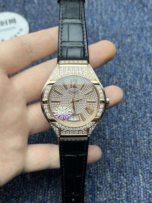 伯爵POLO满天星系列 枕型壳 男士腕表 商品图1