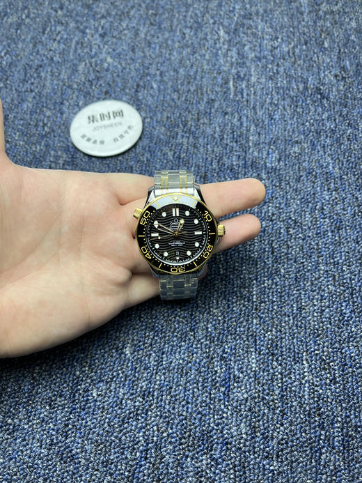 升级版 经典欧米茄OMEGA海马300米系列"间金海马"潜水男士腕表
机芯：搭载进口原装西铁城 商品图8