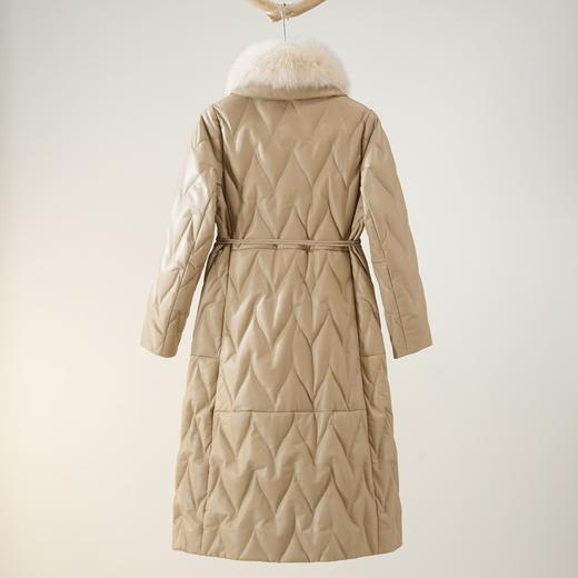 西子/第五区玫瑰90鹅绒可拆羊皮长款收腰羽绒服/YRYF0533 商品图3