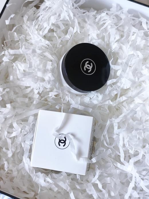 香奈儿山茶花唇膜 干唇爱撕嘴皮的救星白天当唇膏 晚上厚涂当唇膜 滋润度好 10g  QM 商品图6