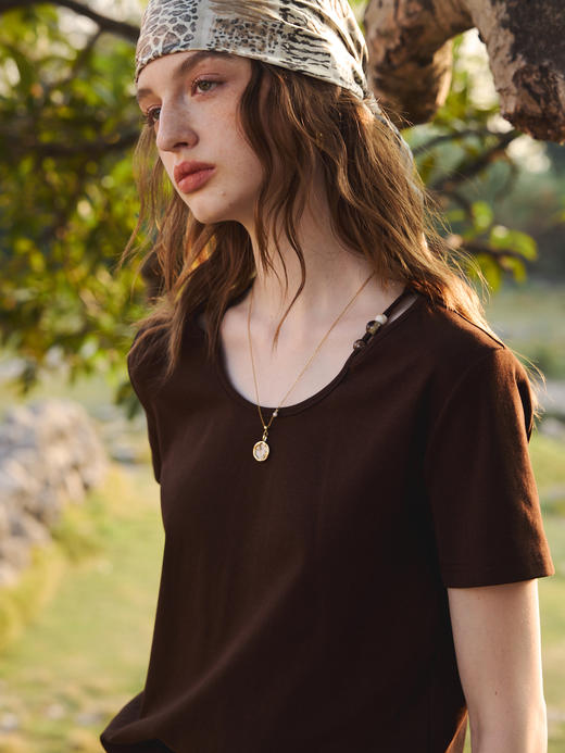 OLrain欧芮儿2026咖色T恤夏季合体休闲上衣 商品图2