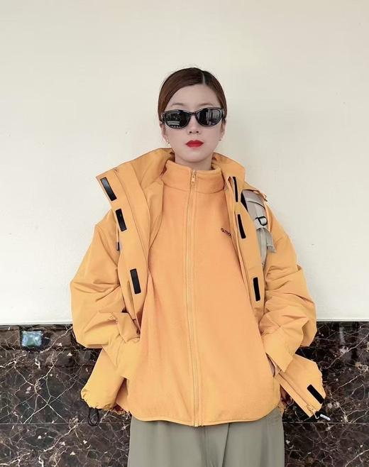 【春上新】【玫瑰故事同款】【5折】6楼OUTDOOR新款防风防水套绒冲锋衣 吊牌价1699折后价849 商品图0