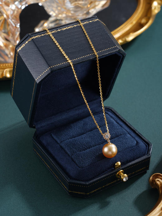 子佩集【光华蕴秀】G18K珍珠惜王妃吊坠【P210145】10.7mm珠海水珠金色星点花朵镀金（不含链）2601 商品图2