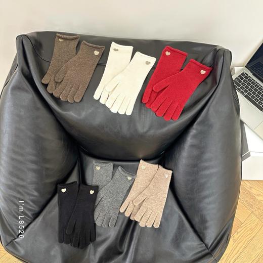 老米优品🎈3-5天。《羊毛平针手套+绣金丝爱心可触屏保暖手套》刺绣金丝爱心点缀 ~保暖又时髦！XW260115A 商品图10