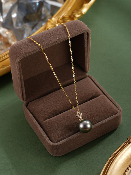 子佩集【暗月精灵】G18K珍珠惜王妃吊坠【P220199】10mm珠海水珠黑镀金花苞（不含链）2601 商品图2