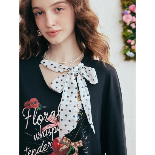 两三事梵高文艺莓果回响2026春季新款花朵印花波点绑带圆领t恤女 商品图2