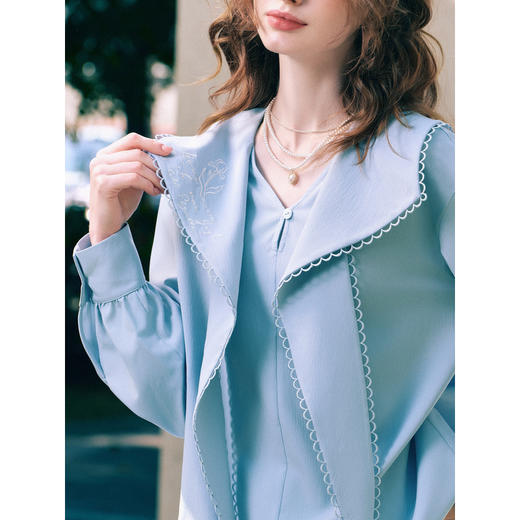 两三事梵高文艺 湖光水色 2026春季新款休闲刺绣绑带海军领衬衫女 商品图2