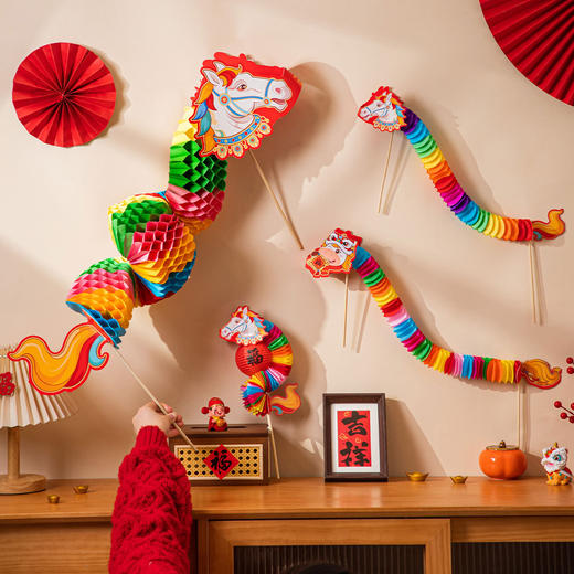 【马年蜂窝拉花❗可自由伸缩】2026马年装饰品幼儿园儿童跨年手持拍照道具新年氛围喜庆过年春节。rf 商品图3
