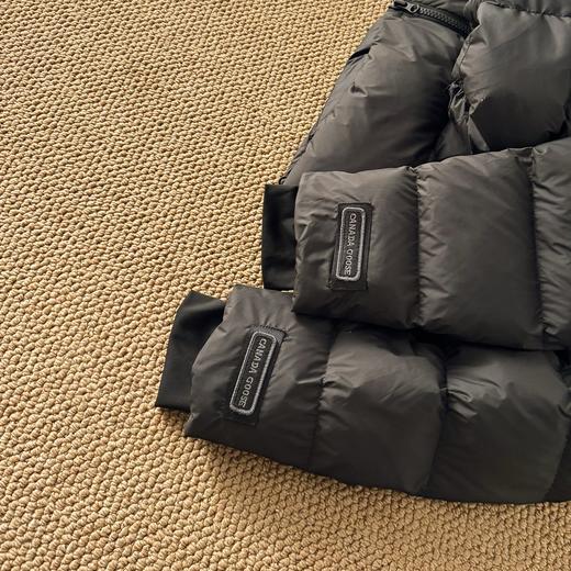 跨年售后 加拿大鹅Grandview系列黑标男女情侣款连帽短款羽绒服 yh 339992 商品图13