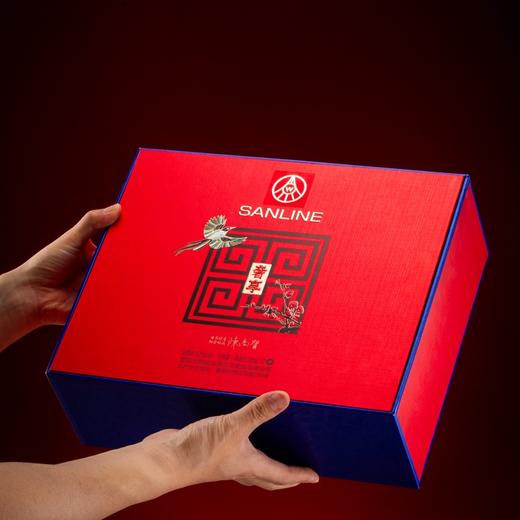 五粮液 生态奢享·四方见喜礼盒 500ml*2瓶 52%vol浓香型白酒 甘美醇香，回味悠长；红蓝配色，双喜之意，喜气祥瑞，吉利好运 商品图11