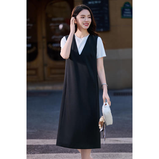 醋酸缎混纺V领背心裙 轻奢提花内里 微弹柔韧有型 隐形口袋 + 无痕拉链 米思阳2026春季简约V领叠穿神器背心连衣裙女1100 商品图3