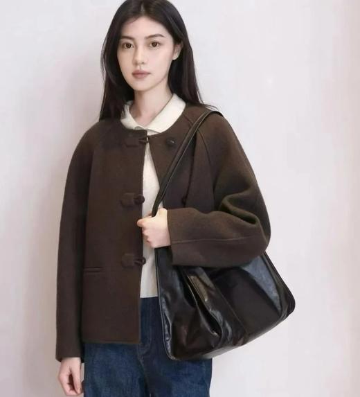 售完无补  重磅！IC种子系列短款大衣   羊毛圈圈纱圆领    立体剪裁  短款牛角扣大衣 商品图0