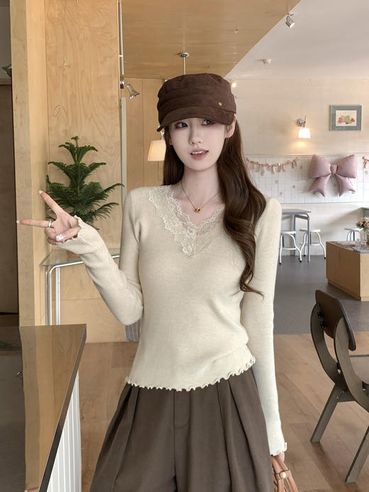 <曾小咸推荐> 蕾丝边拼接V领长袖 日常139/件 活动价89.99！【预售款，预计3-15天发货】 商品图3