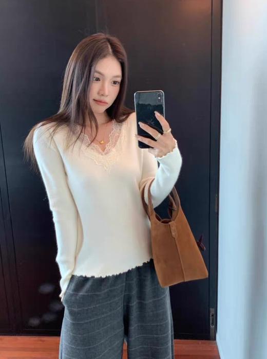 <曾小咸推荐> 蕾丝边拼接V领长袖 日常139/件 活动价89.99！【预售款，预计3-15天发货】 商品图10