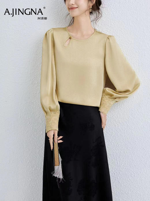 【温柔感缎面】阿菁娜春季新款温柔感缎面衬衫新中式镂空设计光泽面料显贵气 尽显内敛东方韵味F31C201003 商品图3