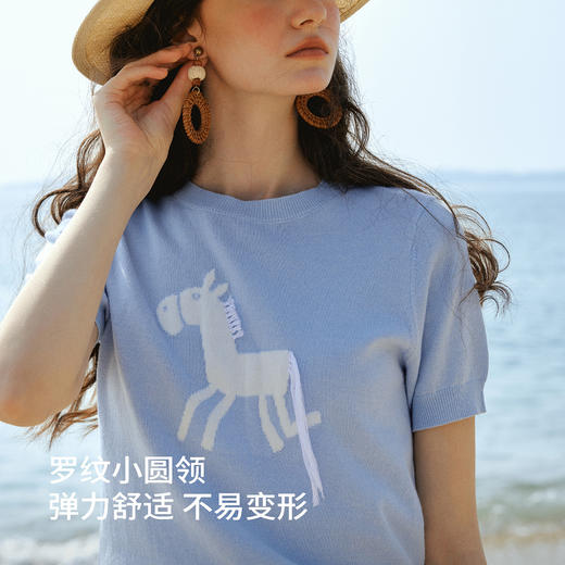 欧芮儿蓝色休闲重工趣味小马短袖针织衫女春季2026新款短袖上衣 商品图2
