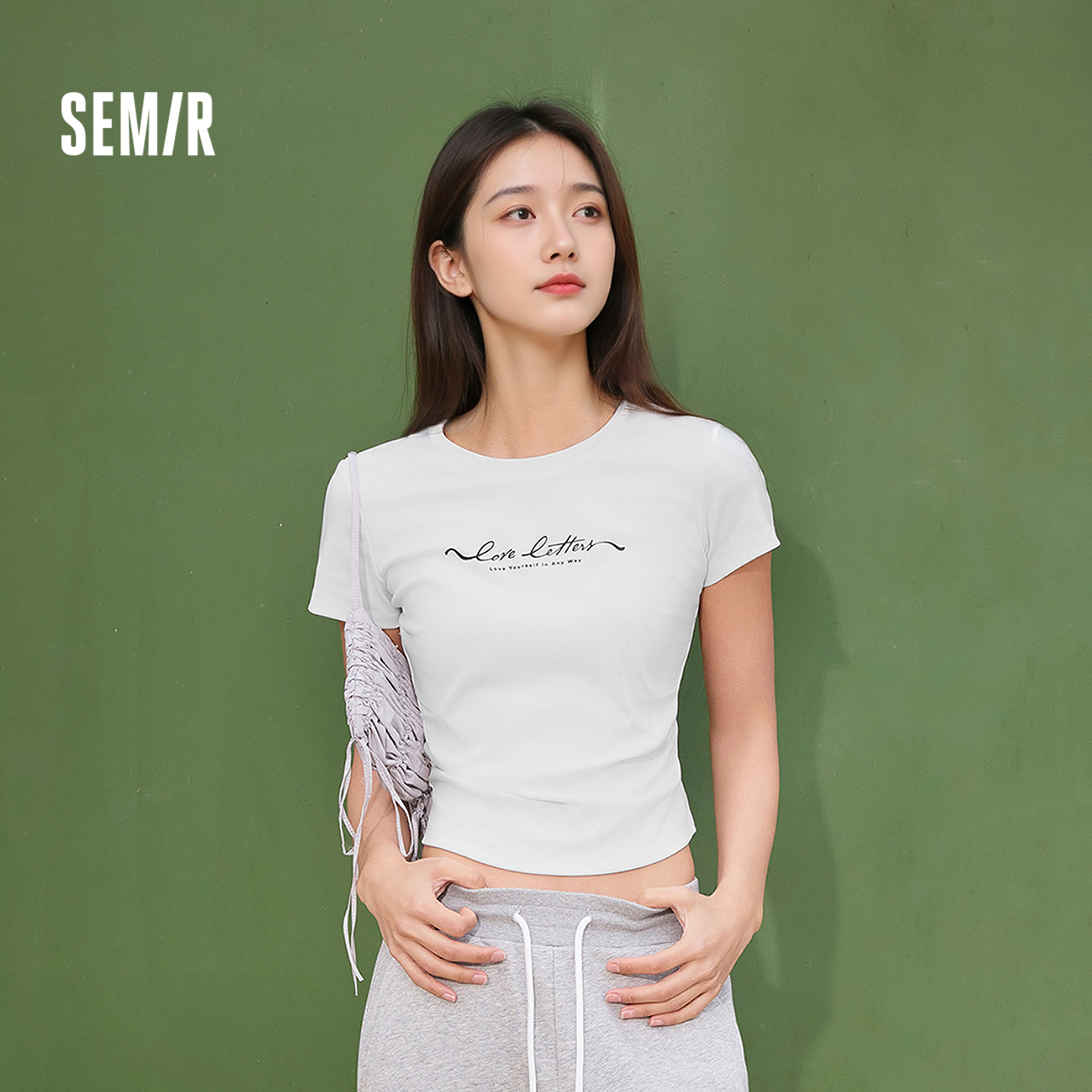 【99元任选2件】森马短袖T恤女夏季短款修身正肩字母印花衣服褶皱收腰小心机上衣