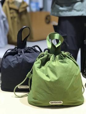 【春上新】【5折】6楼OUTDOOR新品时尚经典休闲百搭水桶包吊牌价399折后价199