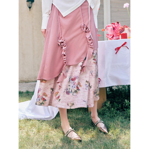 两三事 闲日欢歌 2026春季新款温柔风抽褶花边印花拼接a字半身裙 商品图3