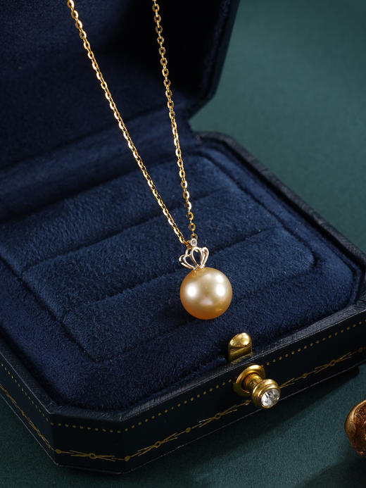 子佩集【皇冠之心】G18K珍珠惜王妃吊坠【P160158】9.7mm珠海水珠金色镀金皇冠（不含链）2601 商品图3