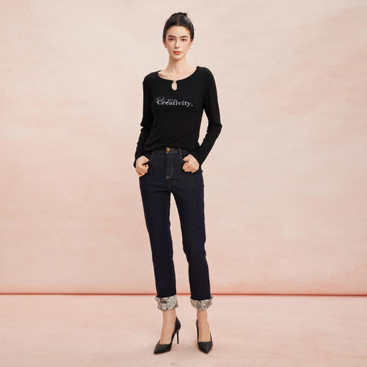 RE700斯尔丽2026新款春季长袖T恤简约百搭时尚可单穿可内搭字母T上衣 商品图11