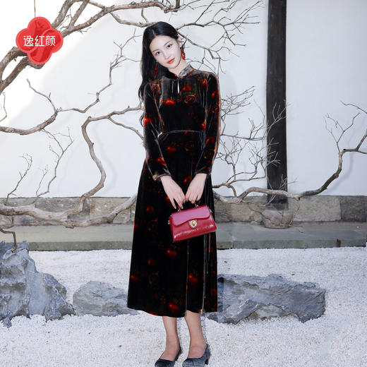 逸红颜丹聆2026冬新《新年战袍》圣诞春节真丝绒新中式a摆旗袍女 商品图2