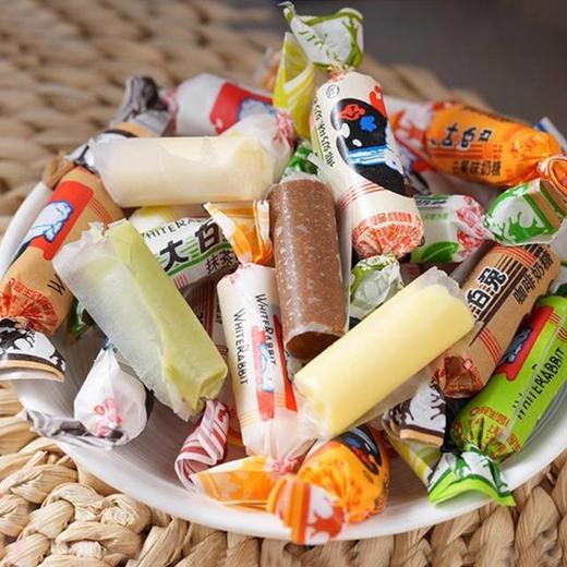 中华老字号【大白兔奶糖新年限定礼盒】（12种口味 约100-120颗奶糖） 商品图1