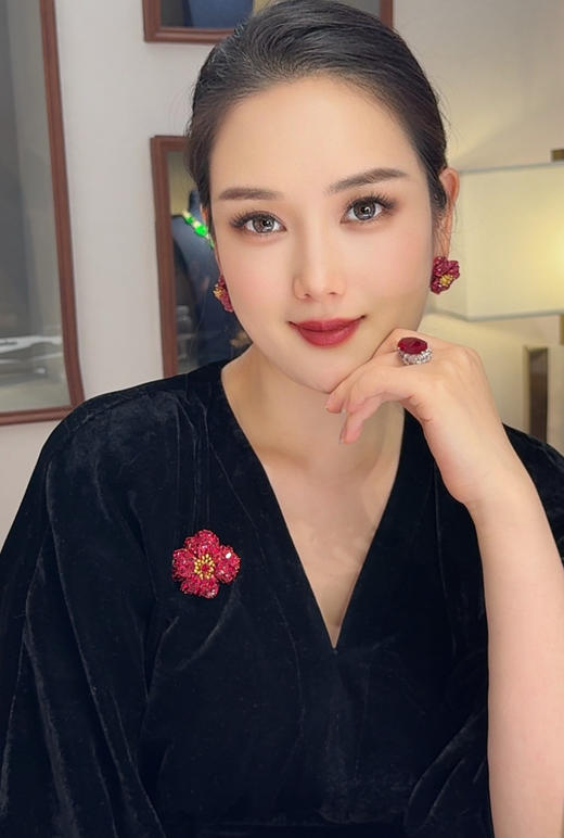 GAONAS  璀璨华丽老钱红色花朵耳环11905ZR 商品图5