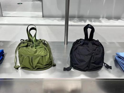 【春上新】【5折】6楼OUTDOOR新品时尚经典休闲百搭水桶包吊牌价399折后价199 商品图1