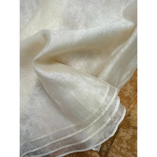 自由如风 2026初春水墨笔触长袖衬衫 柔软纱质感 双层用料 三穿领型一衣多穿 商品图7