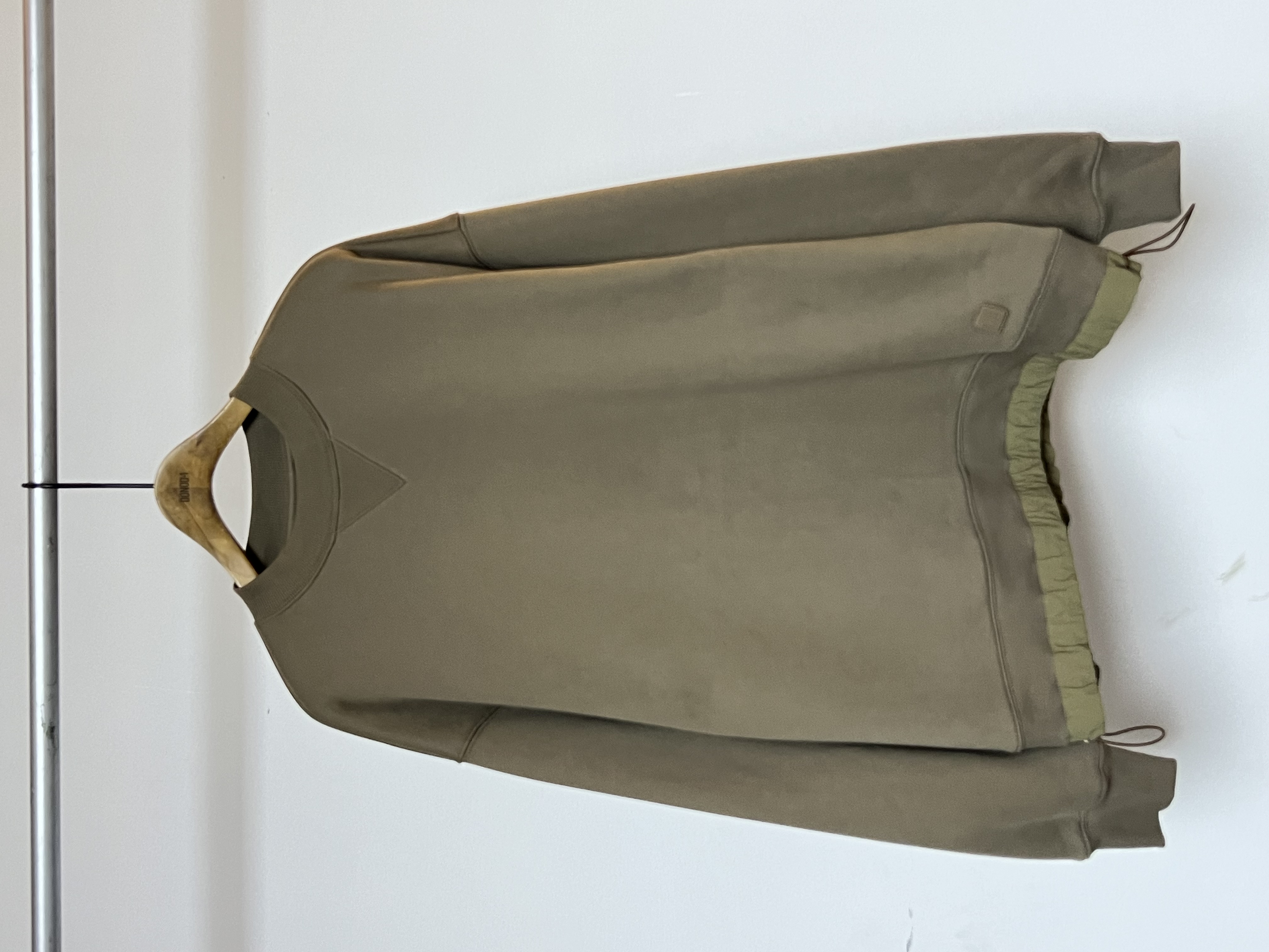 340864194简约圆领卫衣