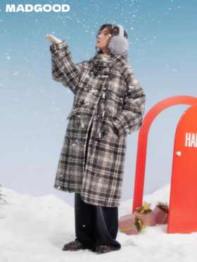 马得工地/MDGDWT141401/黑白圈圈呢牛角扣大衣